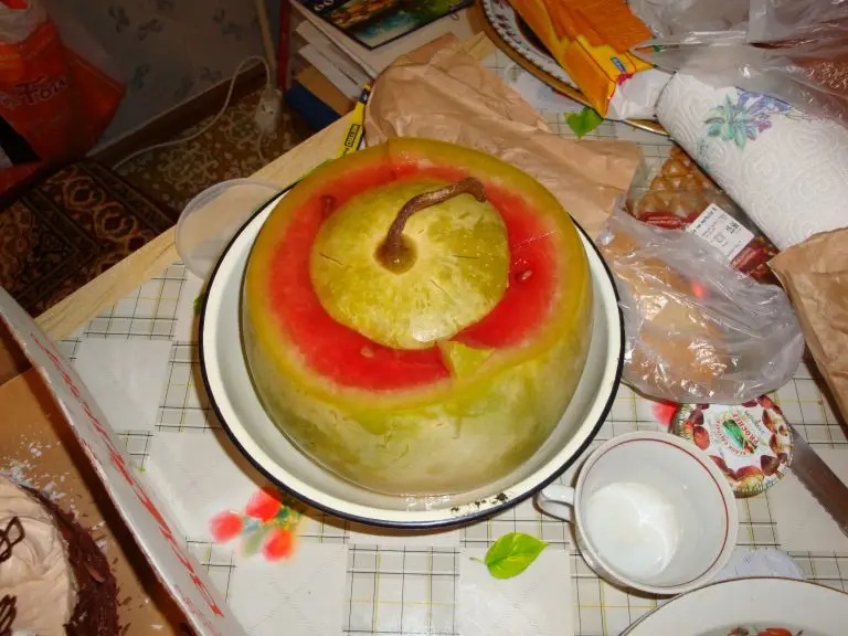 Pepene verde murat, pregătit sub numele de harbuz murat.