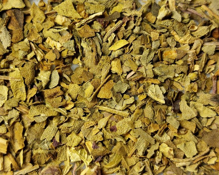 Frunze uscate de busuioc, prezentate ca plantă aromatică pentru bucătărie.